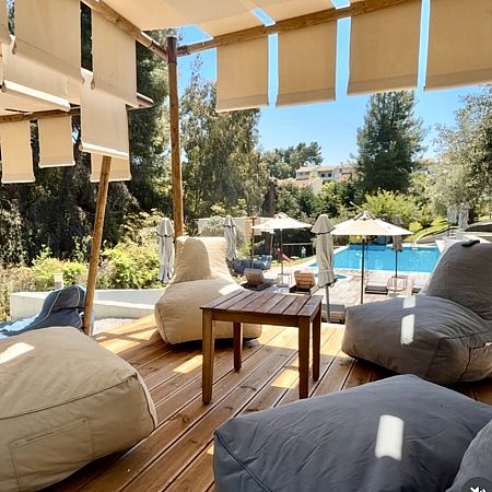 Avatel Eco Lodge Pool